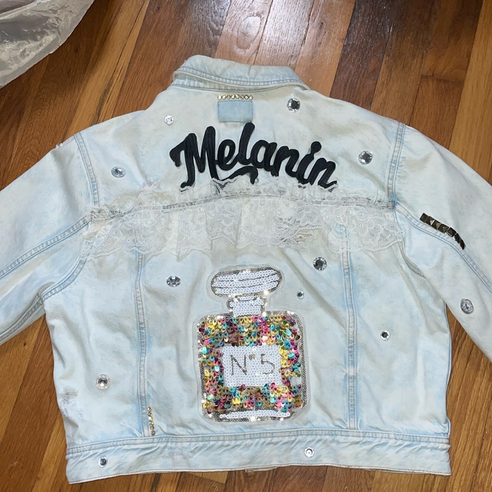 Customized preowned short denim jacket